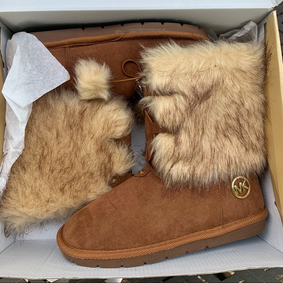 Michael Kors ALYONA Kids Boot - Picture 2 of 6